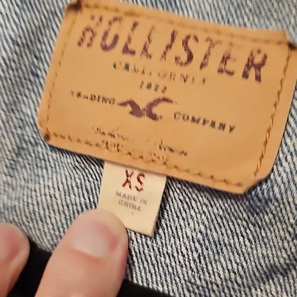 Hollister Distressed Blue Denim Jacket - Picture 5 of 9